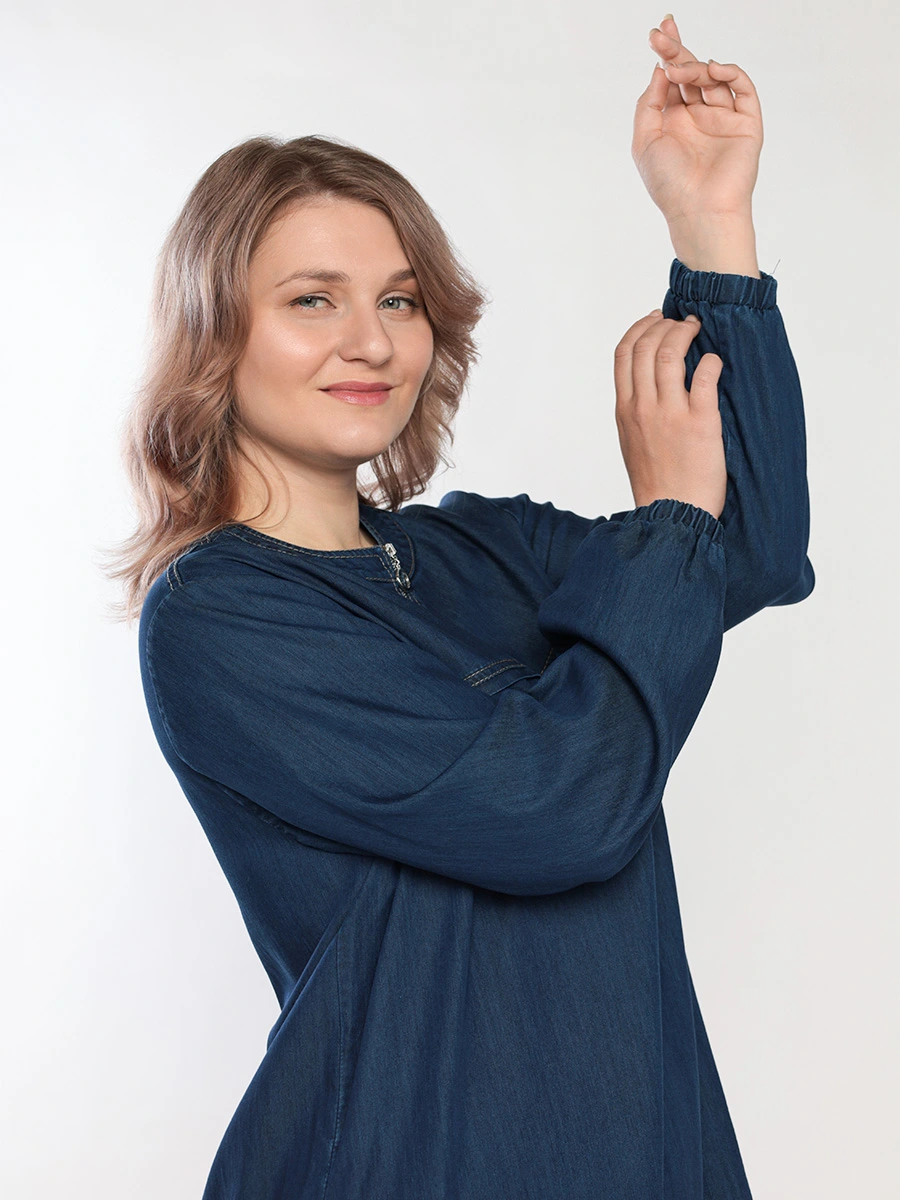 Платье свободного кроя синего цвета